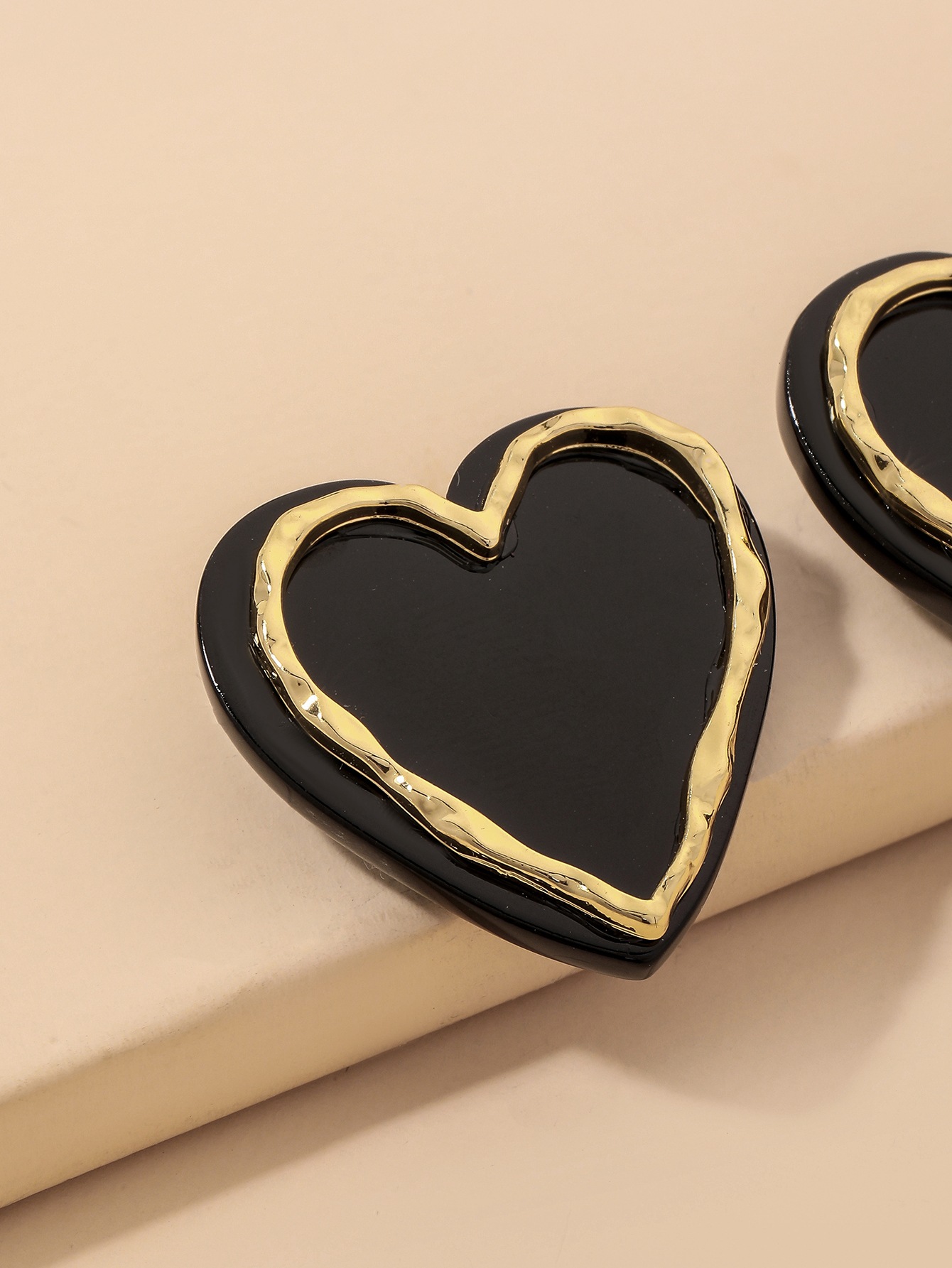 Acrylic Material Fashion Heart Arylic No Inlaid Earrings