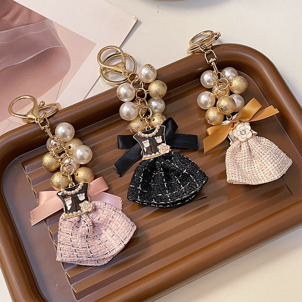 Creative fashionable dress handmade pearl