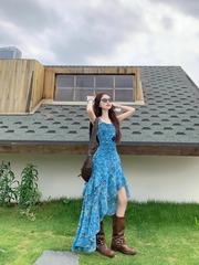 リゾートスタイルレトロ花柄サスペンダードレス女性の夏のデザイン不規則なロングスカートウエスト痩身Aラインスカート