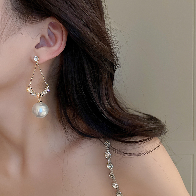 Fashion Geometric Copper Inlay Artificial Pearls Zircon Drop Earrings 1 Pair