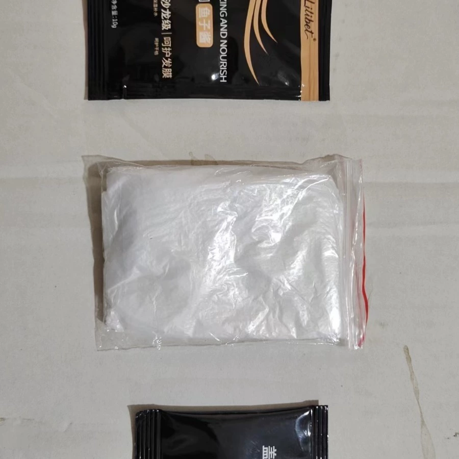 Набор из 4 предметов из специальных перчаток для окрашивания волос + шаль + наушники + шапка