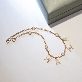 戒指;太阳镜;项链