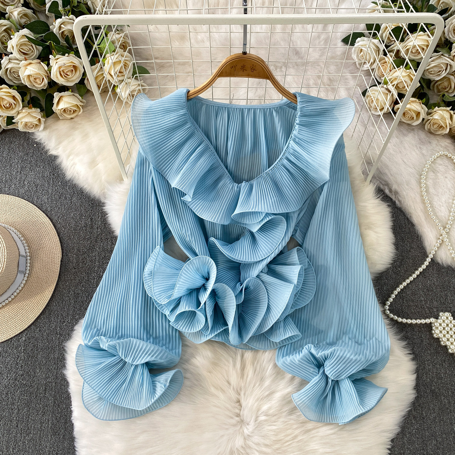 Camicia donna scollo a v con balze elegante top plissettato_voghion.com