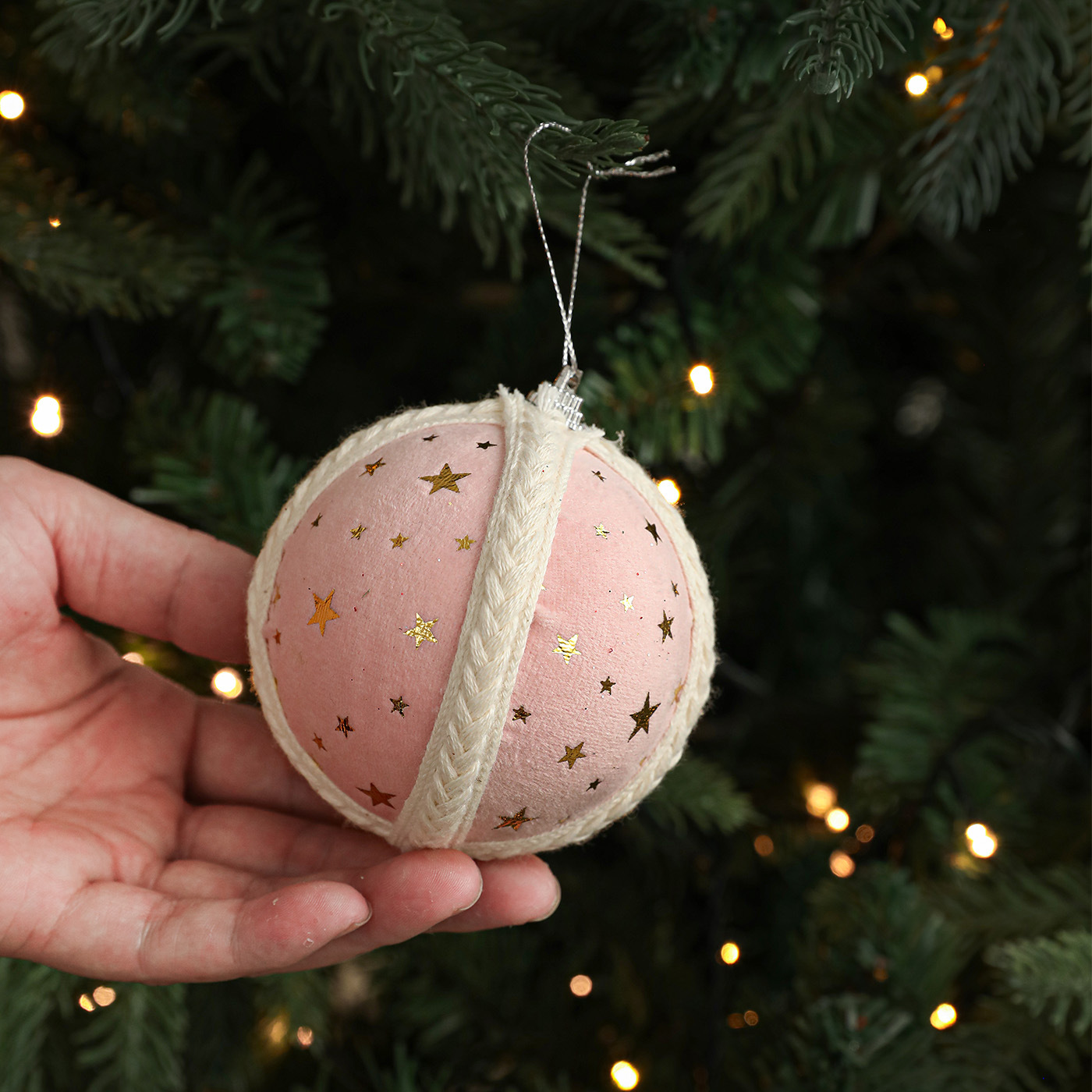 Nuevos productos transfronterizos 8CM bola de espuma colgante árbol de Navidad colgante decoración bola de estrella tela impresa bola decoración