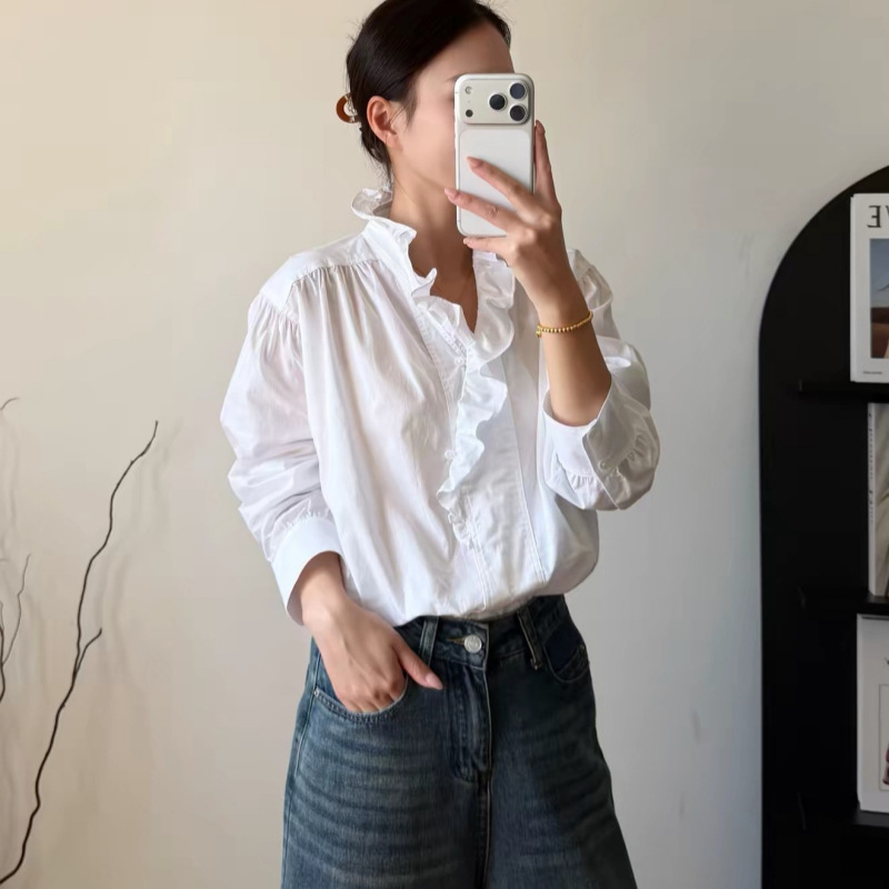 Women's loose-fitting cotton shirt with ruffled trim, featuring a French-style stand-up collar, perfect for autumn and easy to match with any outfit, in white