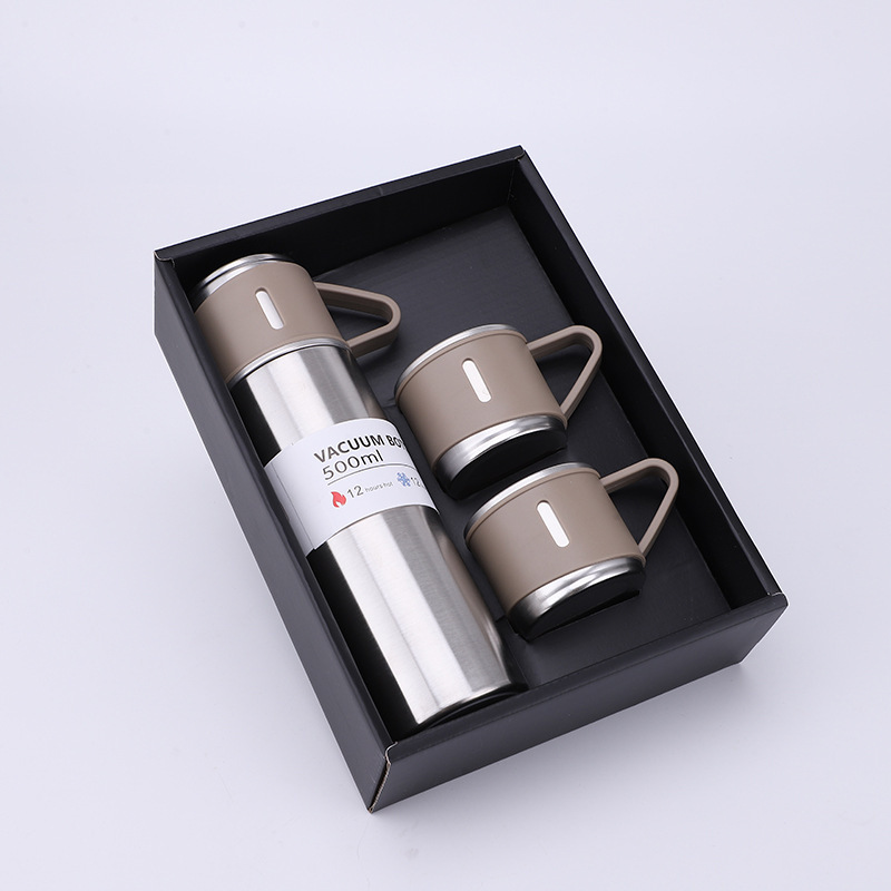 Una taza de tres tapa taza de vacío de acero inoxidable traje portátil cubierta recta taza de vacío conveniente taza de aislamiento de té de doble propósito