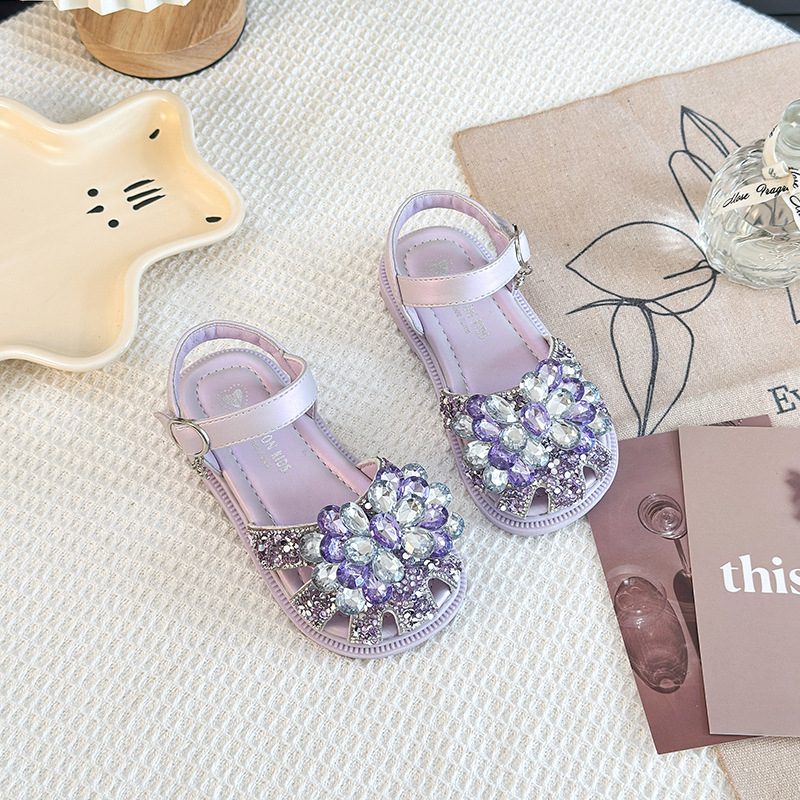 Zapatos casuales de moda para niñas versátiles 2026 verano nuevos niños agujeros sandalias de cabeza de diamante flores zapatos de moda image 8