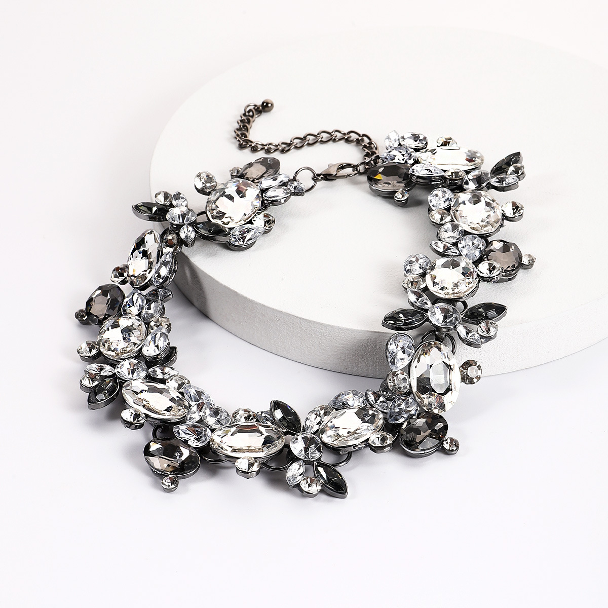 1 Piece Retro Oval Alloy Rhinestone Womenu0027S Necklace