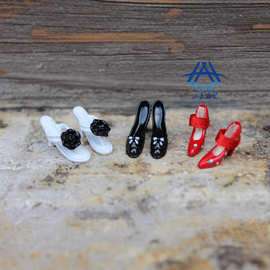 泓豪工厂直供 52微缩食玩具模型场景 娃娃屋配件 迷你高跟鞋 J113