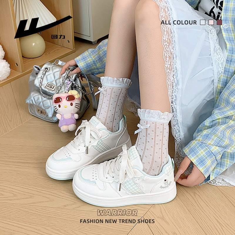 Low-Top Color-Blocked Comfortable Sneakers with High Aesthetic Appeal, Versatile Women's Shoes with a Stylish Design, Trendy College-Style Casual Shoes