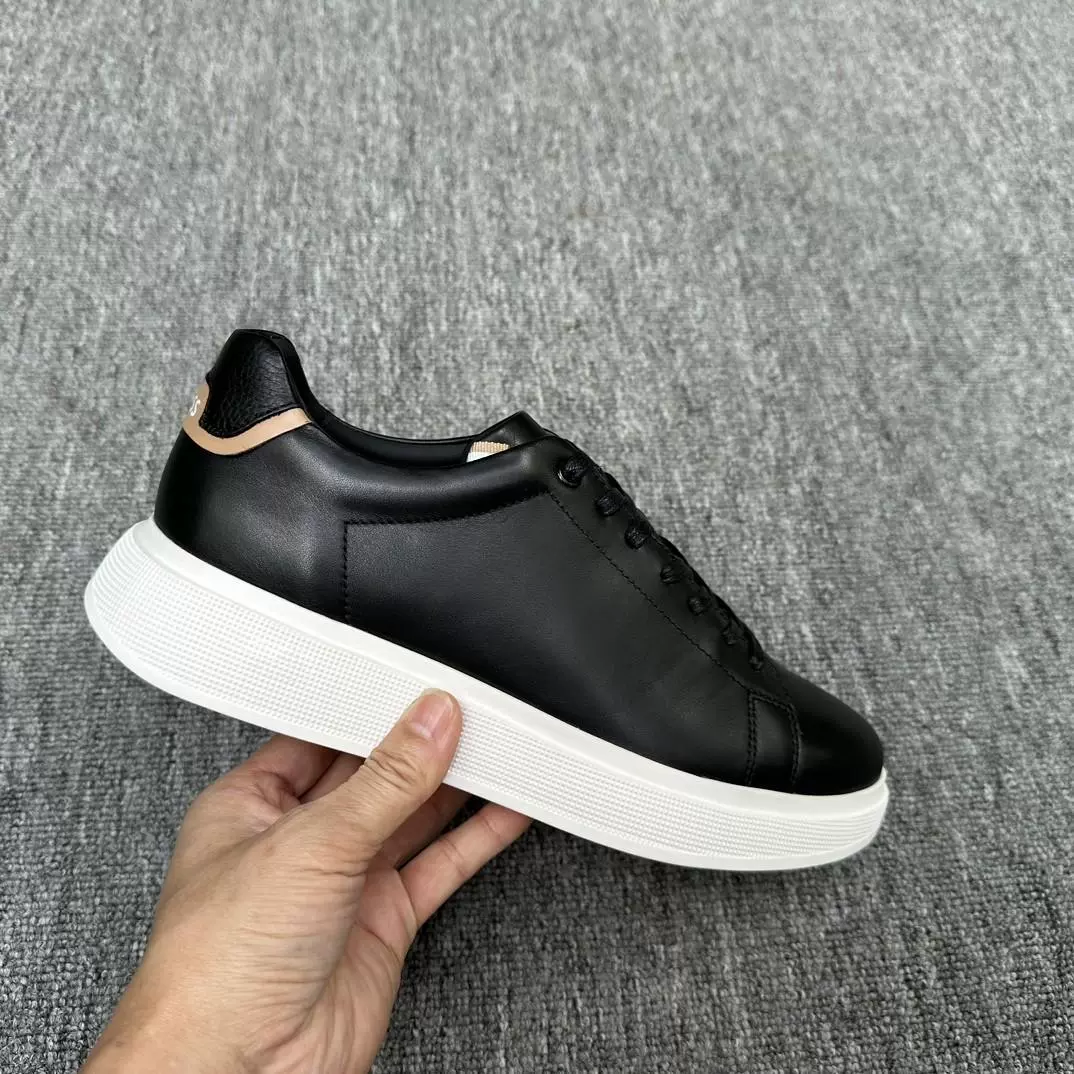 Новая повседневная обувь из натуральной кожи европейской станции для мужчин, белые мужские кроссовки на шнуровке, мужские туфли для вождения и путешествий из воловьей кожи с низким вырезом.