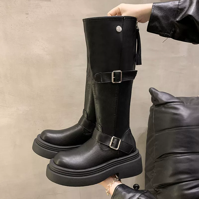 Martens, модные высокие сапоги в английском стиле, британский стиль, осень, тренд сезона