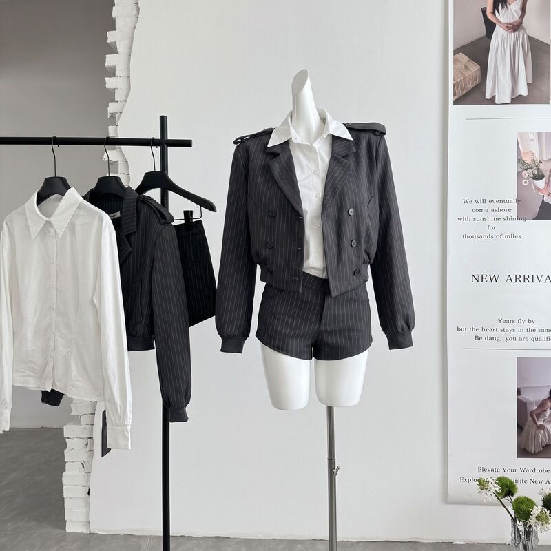 "Xinxiang" WARDEN EDGE gray striped double-breasted blazer for women, early autumn, notched lapel, regular shoulder