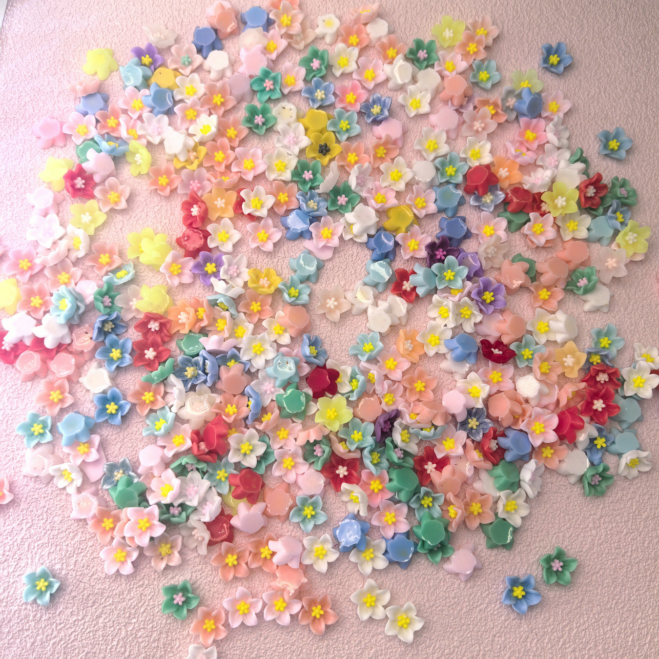 树脂配件新款百合五瓣花美甲DIY手机壳奶油胶发夹发饰配件批发