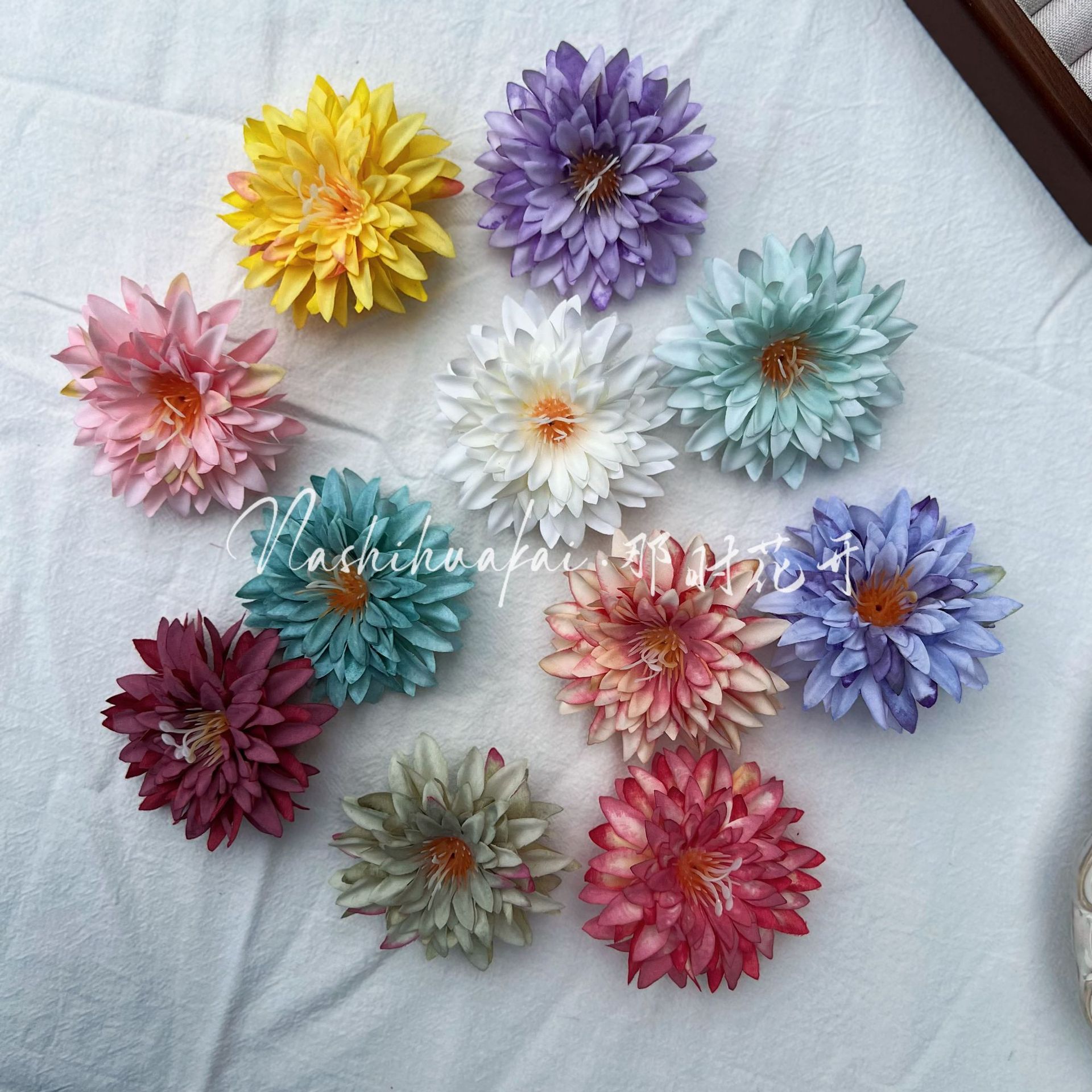 Artificial Pine Needle Flowers, Golden Silk Chrysanthemum, Small Crab Claw Chrysanthemum, Fake Flowers Wholesale, Handmade DIY Hairpin Flower Decoration, Handmade Flower Arrangement