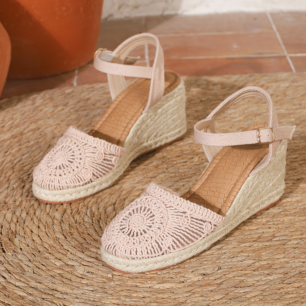 Comercio exterior transfronterizo Baotou sandalias 2026 nuevo Amazon moda caliente universal gran hebilla aumento de altura zapatos huecos