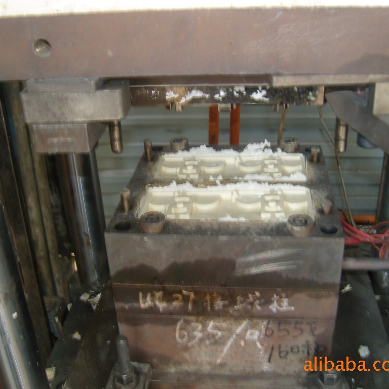 厂家直销供应各种汽摩塑料配件模具加工一条龙服务