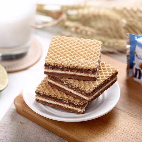 Imported Knoppers German Wafer Milk Hazelnut Chocolate Sandwich Cookies 250g x 10 Pack Children Adult