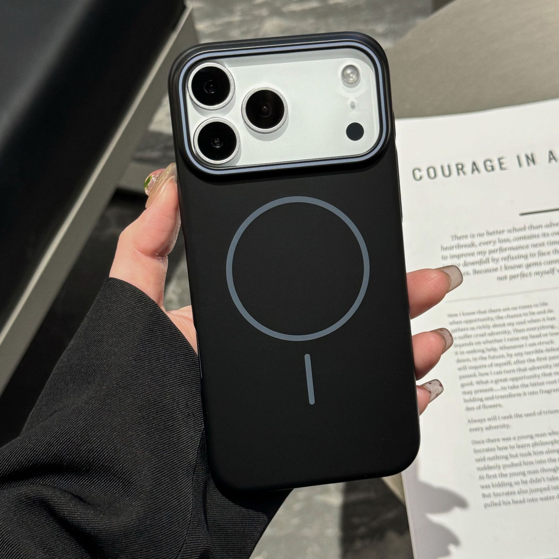 Aplicable para iphone17PROMAX succión magnética Apple 16 estilo macarón ultra delgada sensación de piel esmerilado caso de PC