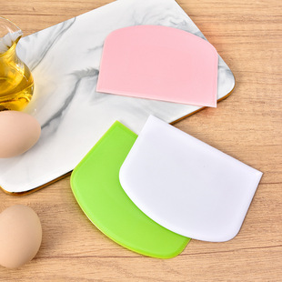 Plastic Cream Scraper Semi-Circular Flour Cutting Dough Knife Kneading Dough Cutting Dual-Purpose Scraper Kitchen Baking Tool