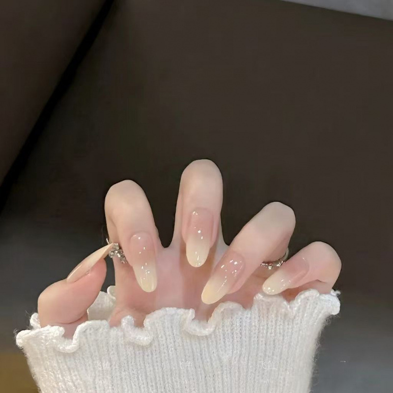 【Yangzhi Ganlu】Handmade Manicure Wearable Nails Medium Oval Gradient Cream Short Oval Advanced Pure Desire Fake Nails