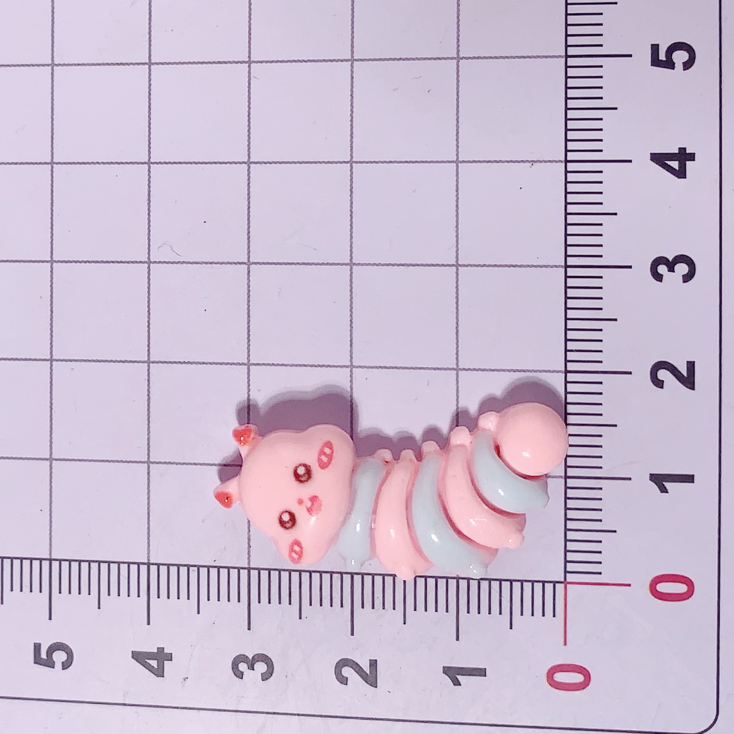 Caricatura brillante cara de simulación de oruga accesorios de resina diy caja de teléfono móvil clip de pelo botón de zapatos cable de datos taza de agua paquete de material