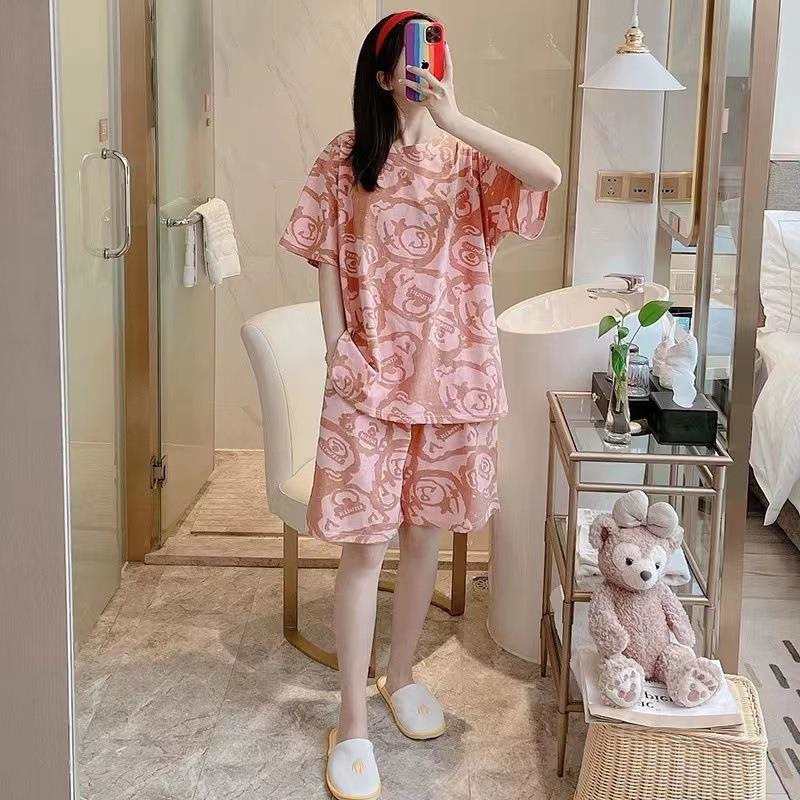 Pijama de mujer de verano de manga corta pantalones cortos delgados en 2025 nuevo conjunto de ropa de casa de dibujos animados de verano para mujeres se puede usar fuera