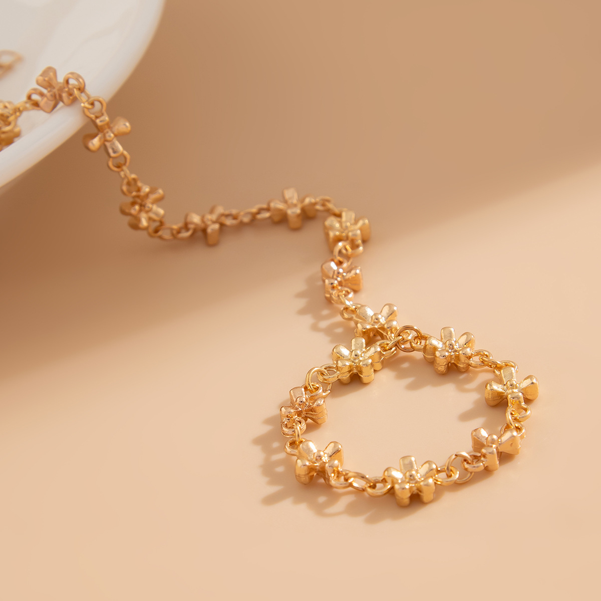 28g Weight Alloy Pendant Material Y-Necklace Classification Alloy Chain Material Tennis Chain Chain Type 1 Piece Quantity Holiday, Travel, Daily Occasion Alloy Material Cross Pattern All Seasons Season Women's Gender Plating Design Elegant Style Elegant Cross Alloy Tennis Chain Y-necklaces Wholesale 17