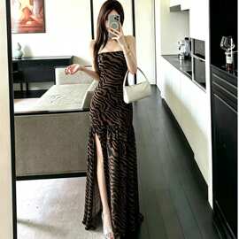 欧美性感辣妹抹胸豹纹夏季印花拼接开叉2026收腰气质紧身包臂长裙
