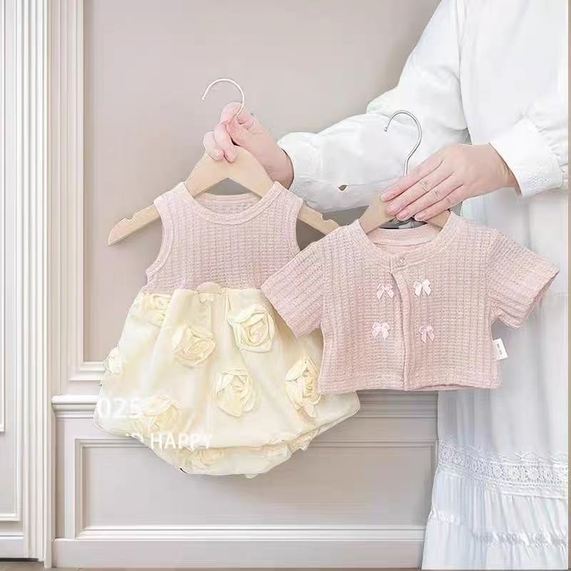 Traje de verano para bebé femenino Traje de dos piezas de costura con tirantes, chaqueta de punto, ropa dulce para bebés
