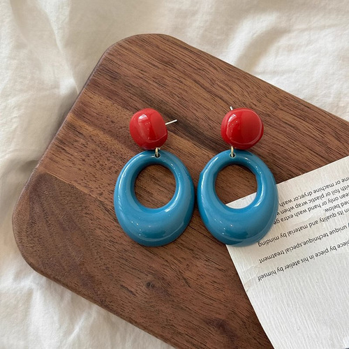 Retro Hong Kong-style round color-blocked earrings for women, vacation-inspired blue earrings with unique design sense, exaggerated earrings