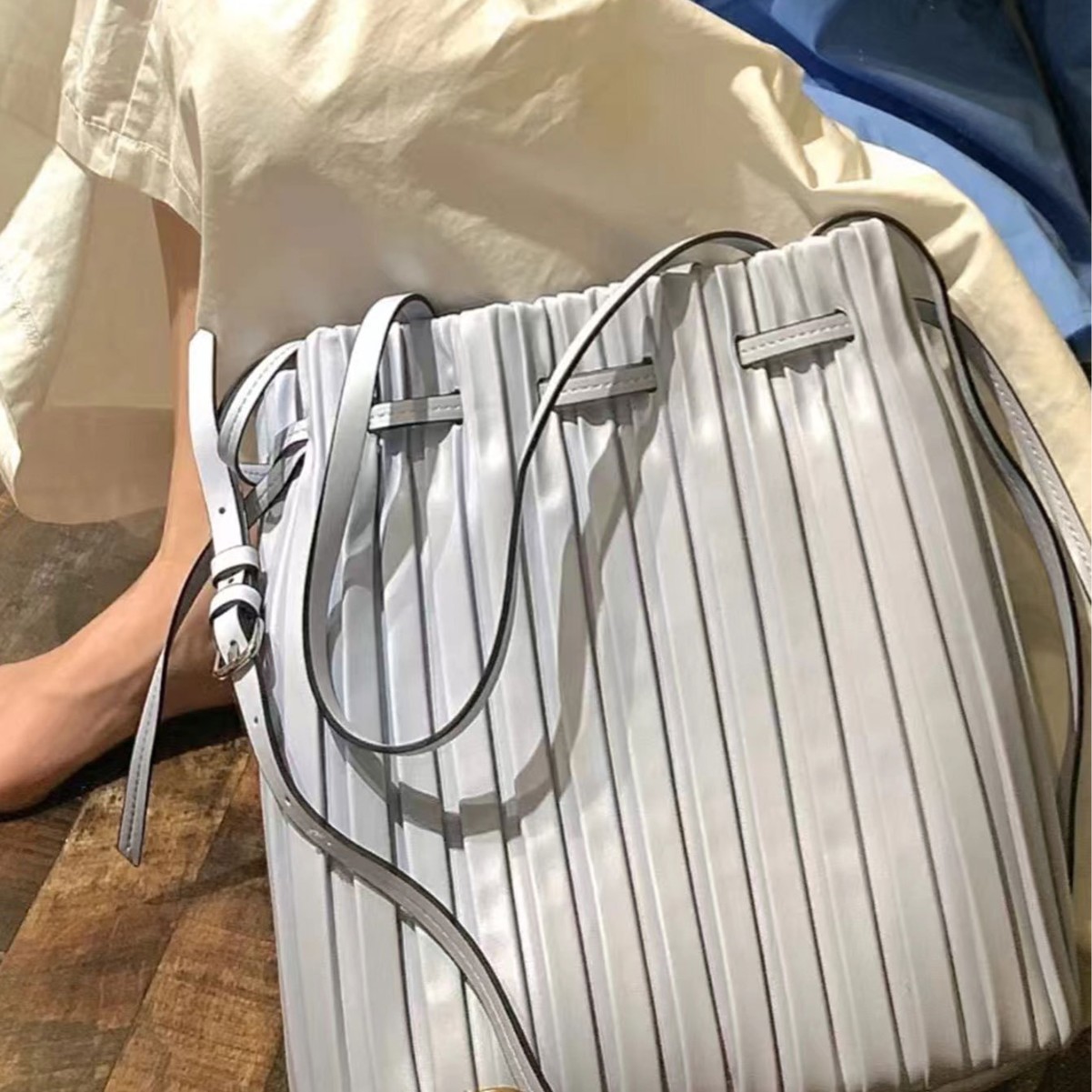 ZA レディースバッグ 2025 新しいシンプルでファッショナブルなプリーツバケットバッグ巾着バッグ多用途ショルダークロスボディバッグハンドバッグ