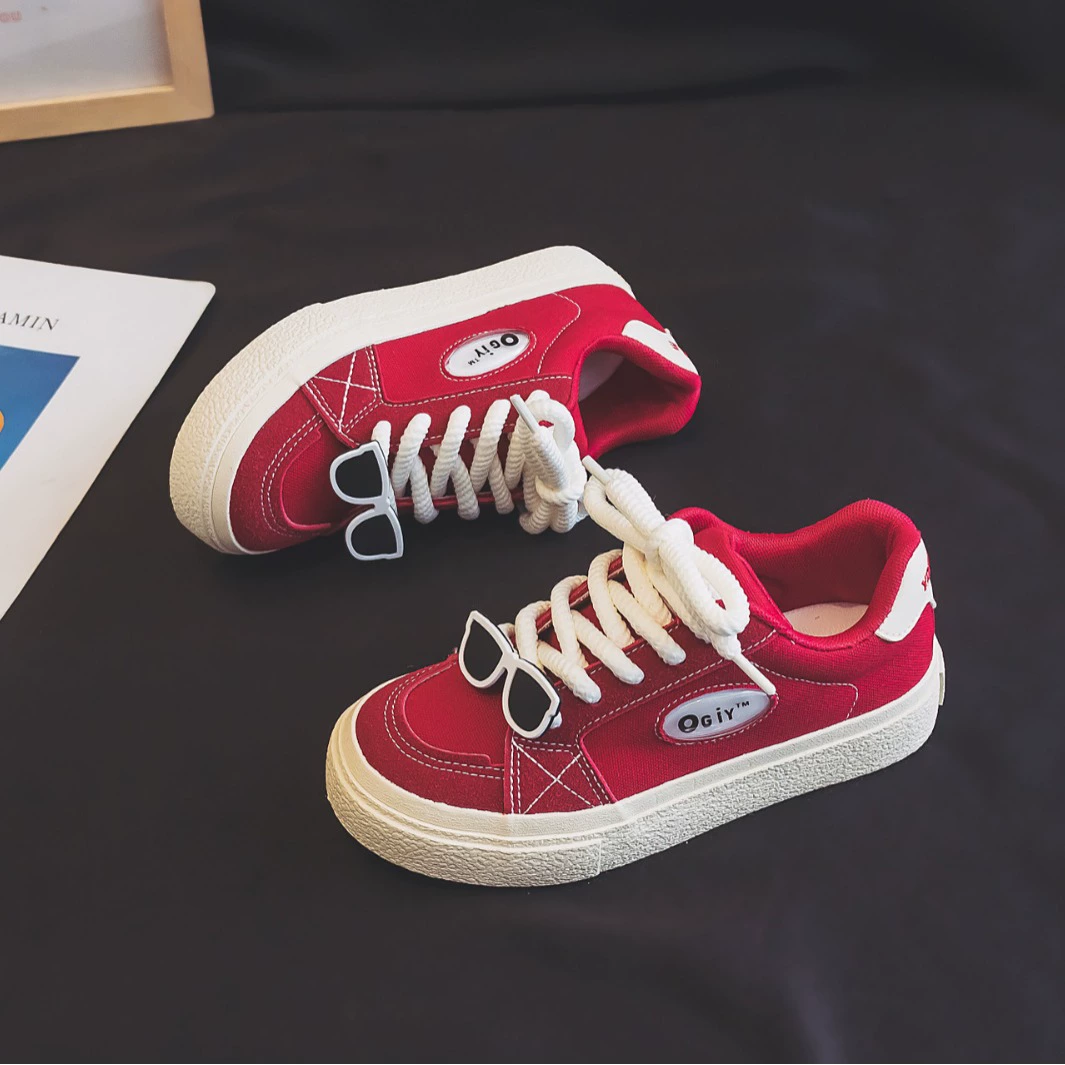 Пятно с толстыми элементами холста женская обувь 2024 новая круглая голова женская дикая нишевые дизайн чувство холста