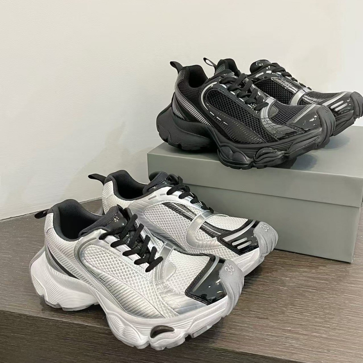 Edición de cuero de vaca ~ 2025 primavera Zhongann mostró pies pequeños zapatos de padre para mujeres con suela gruesa aumentada zapatos deportivos de cuero casuales para mujeres