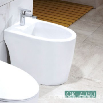 Lavadora para mujeres de piso (OK - 4080) Europa fácil de limpiar, limpieza corporal femenina, estilo europeo.