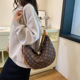 专柜同款跨境复古印花饺子包包女百搭ins女包通勤外出单肩斜挎包