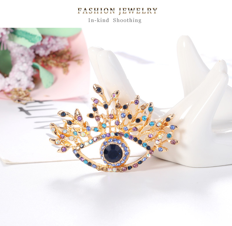 Europe And America Cross Border Foreign Trade Retro Exaggerated Eye Brooch Alloy Personality Diamond Corsage Clothing Accessories In Stock display picture 3