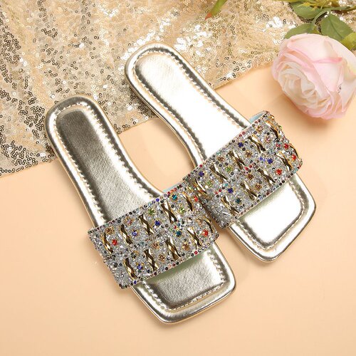Summer new European and American full diamond flat slippers, women's fashionable sandals, women's outer sandals, beach shoes wholesale