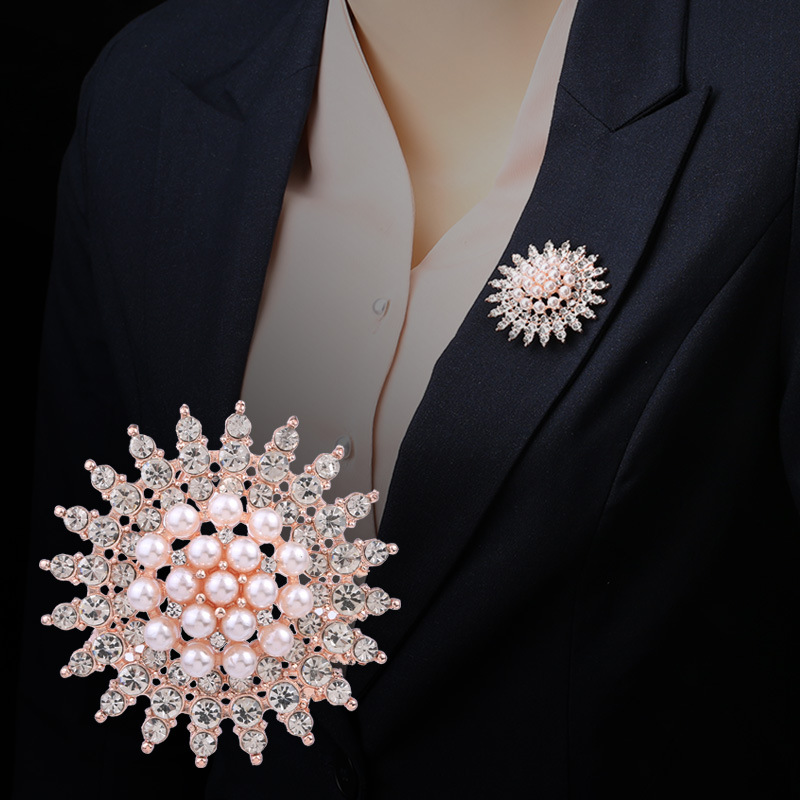Spilla con perle e strass da donna spilla anti-esposizione occhiali_voghion.com