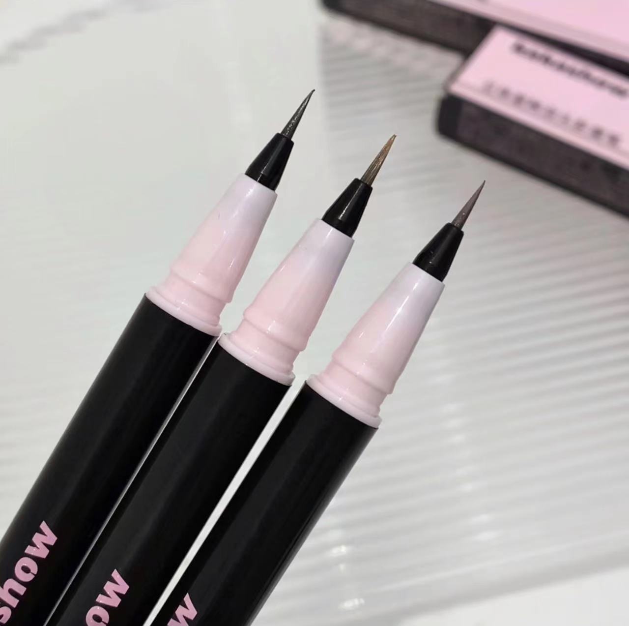 kakashow's three-dimensional starry eyes, double-headed sleeping pen girl, highlights and highlights, with pearlescent shadows outlined to a two-in-one girl undefined