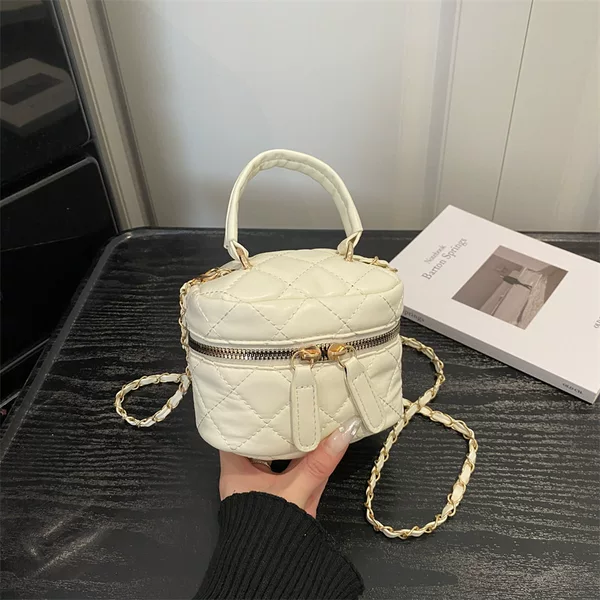 2026 New Trendy Embroidered Box Fashion Large-Capacity Stylish Quilted Chain Handbag Shoulder Crossbody Bag for Women