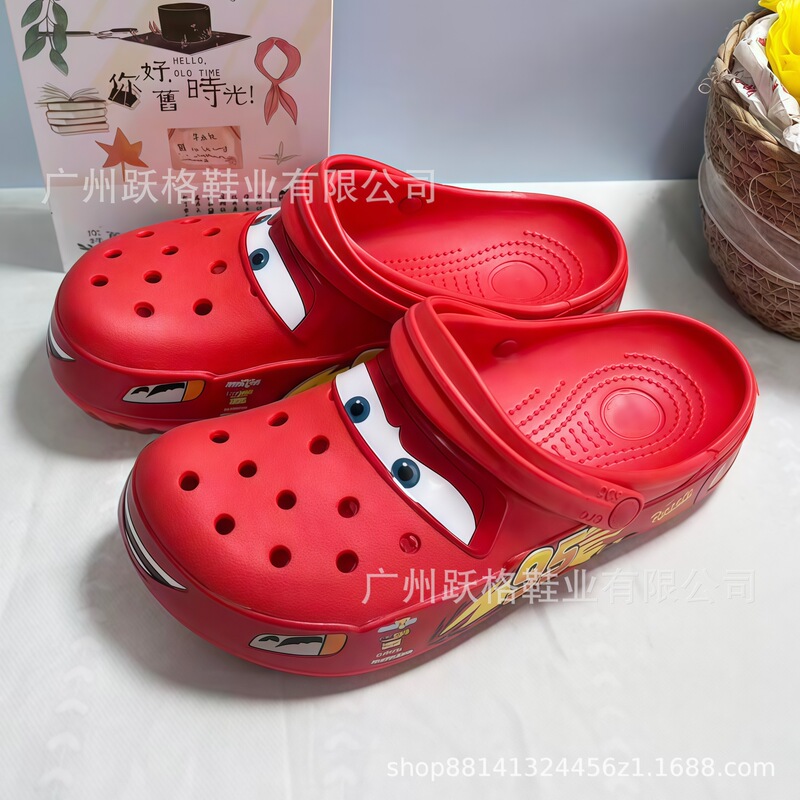 New Style Crocs Mcqueen Car-Themed Thick-Soled Clogs for Men, Beach Sandals with a Comfortable "Stepping on Poop" Feel, Non-Slip Garden Shoes, Trendy