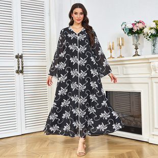 Muslim women's thin dress European and American Middle East embroidered plus size loose large pendulum Islamic robe wholesale