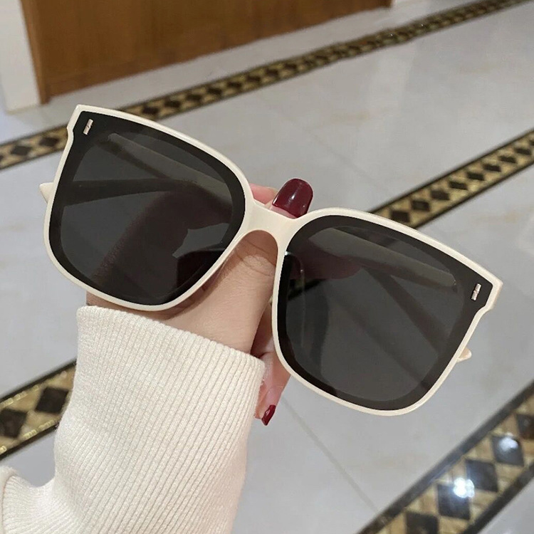 Vintage Style Geometric Ac Square Full Frame Women's Sunglasses display picture 3