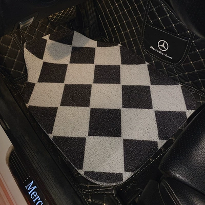 Black and white grid car silk ring foot mat modern simple car washable single-piece non-slip silk ring soil scraping foot mat (Avtomobil döşəmə paspasları) - silk-ring-black-and-white-grid-front-foot-pad-1-piece-first-5064-after-5050