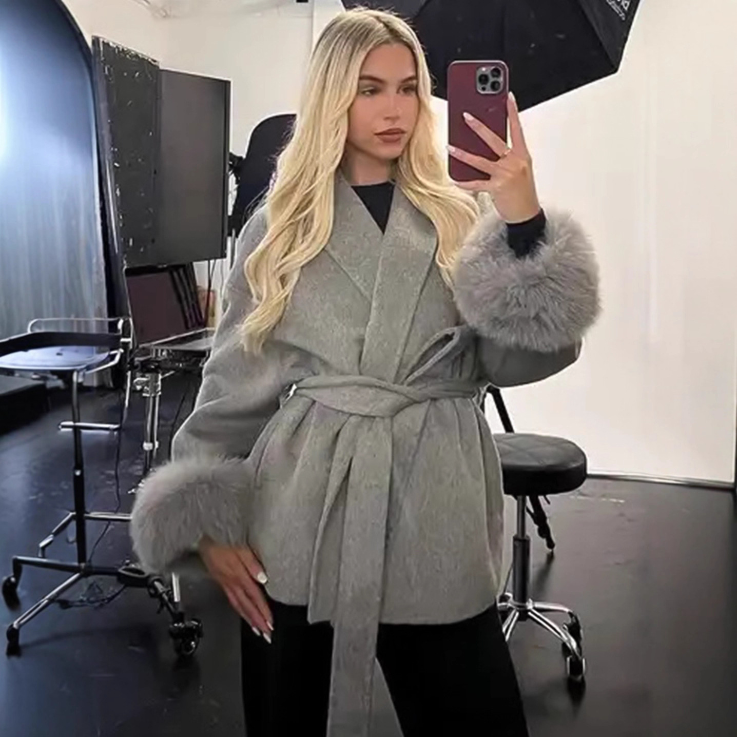 2025秋冬独立站法式毛呢外套短款大衣女袖口毛毛V领系带纯色欧美