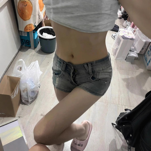 Stylish Low-Waisted Blue Denim Shorts for Women 2025 Summer Rivet Casual Pants Tight Wide Leg Ultra Short Hot Pants