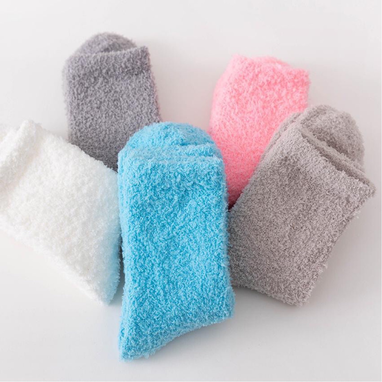 2023 invierno nuevos calcetines exclusivos transfronterizos calcetines de piso de lana de coral extra grande calcetines de confinamiento sin pelusa de color sólido