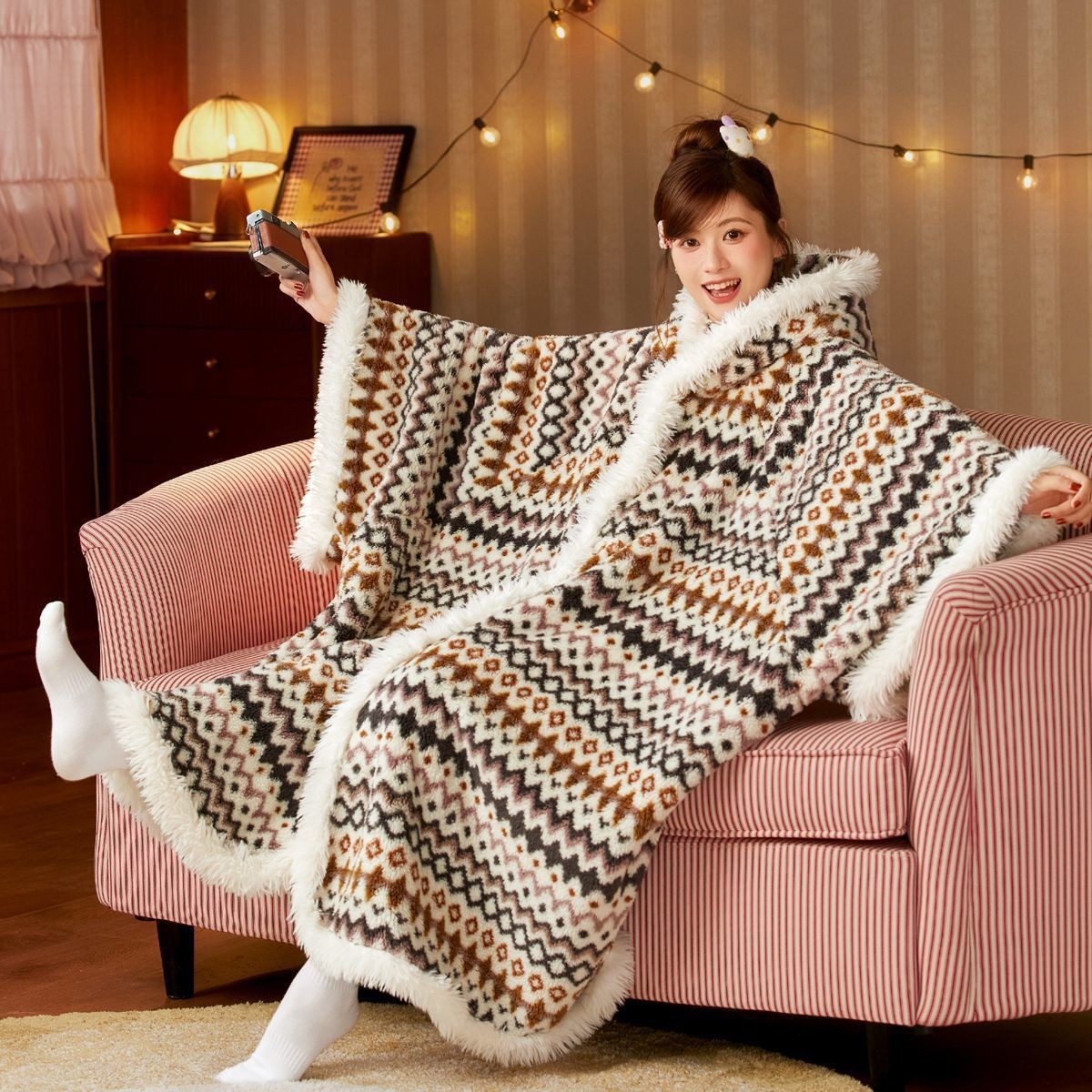 Autumn and Winter Coral Fleece Thickened Popular Internet Sensation Pochacco and Cinnamoroll Women's Pajamas and Robes, Available for Wholesale Sourcing