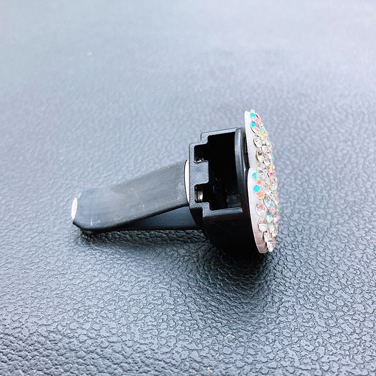 車の風口の香薫はドリルを入れて、桃の心の車の風口の香水は装飾品を挟んで国境を越えて貿易します。|undefined